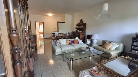 Vendita Appartamento SIENA, ZONA SEMICENTRALE. Vendesi, elegante appartamento di circa 150 mq , posto al primo piano di...