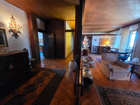 Vendita Appartamento SIENA: ZONA LE LUPE. Vendesi, a pochi passi dal centro storico, appena fuori dalla ZTL e in una...