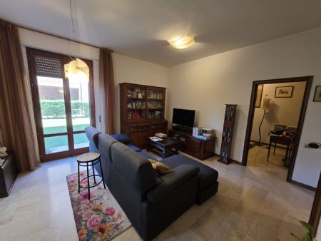For Sale Apartment SIENA, OUTSKIRTS: SCACCIAPENSIERI AREA. Set in a pleasant and elegant residential setting, just a...