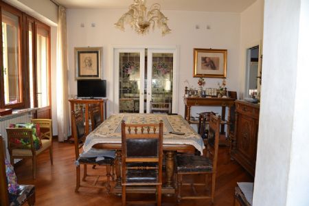 Vendita Appartamento SIENA, ZONA SEMICENTRALE: VIA MENTANA. Vendesi, in una delle zone più comode e servite di Siena,...