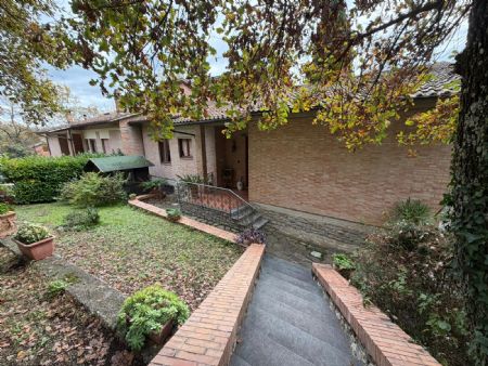 Vendita Appartamento SIENA NORD: ZONA FORNACELLE-MONTERESI. Vendesi appartamento inserito in villa bifamiliare, bella...