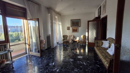 Vendita Appartamento SIENA, SCACCIAPENSIERI. Vendesi, in bella zona residenziale, appartamento di 110 mq circa, posto...