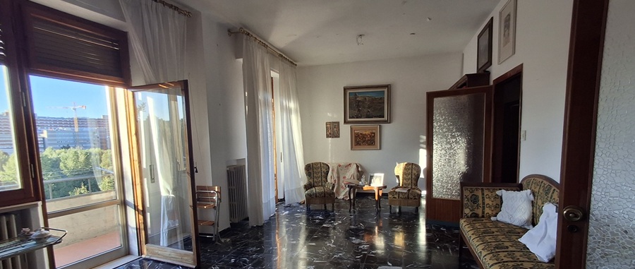 Vendita Appartamento SIENA, SCACCIAPENSIERI. Vendesi, in bella zona residenziale, appartamento di 110 mq circa, posto...