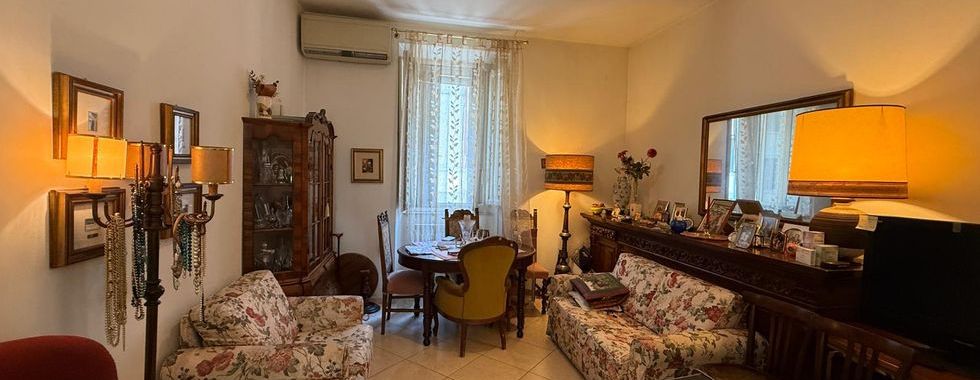 Vendita Appartamento SIENA: IMMEDIATAMENTE FUORI PORTA CAMOLLIA. Vendesi, in una posizione comoda e ben servita,...