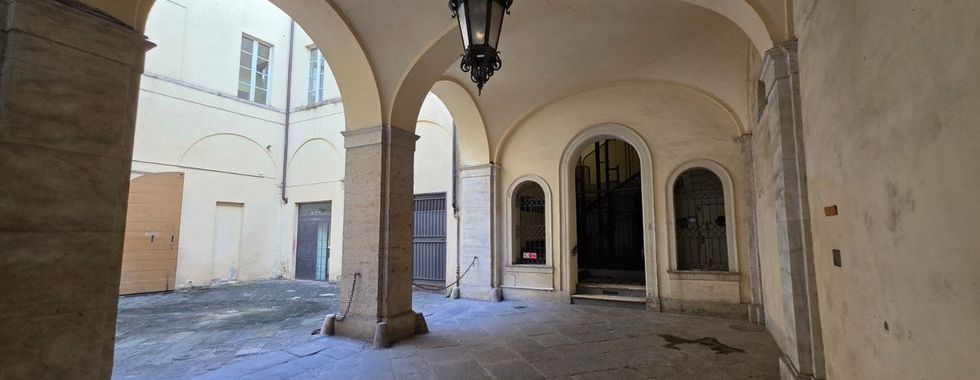 For Sale Apartment SIENA – HISTORIC CITY CENTRE.
For sale, in one of the most representative streets of Siena’s...