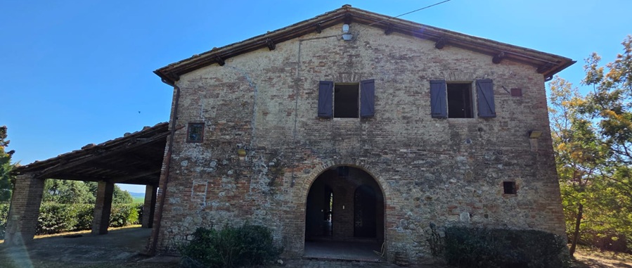 Vendita Casale/Rustico SIENA, A POCHI KM DALLA CITTA' (COMUNE DI MONTERONI D'ARBIA): MUGNANO Nel cuore della campagna...