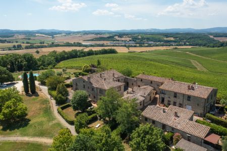 Vendita Casale/Rustico MONTERIGGIONI. Vendesi,  a soli 8 km dal Castello di Monteriggioni, graziosa porzione di casale...
