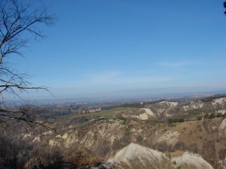 For Sale Farm IN THE COUNTRY SIDE OF SIENA. Farmhouse located on a hilltop, deep in the amazing 