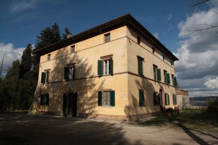 Vendita Azienda agricola A CIRCA 10 KM DA SIENA (COMUNE DI MONTERIGGIONI). Vendesi, in posizione panoramica,  a soli 20...
