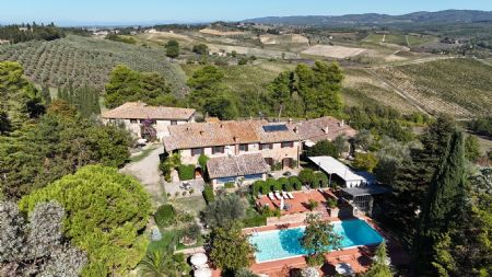 Vendita Azienda agricola SIENA, AZIENDA AGRICOLA BIOLOGICA SIENA: AZIENDA BIOLOGICA AFFACCIATA SULLE COLLINE DEL...