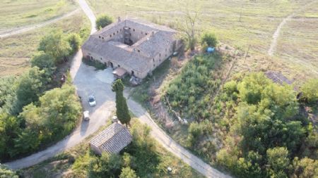 For Sale Farmhouse and Countryhouse IN THE COUNTRYSIDE OF SIENA: BUONCONVENTO AREA. A country complex in need of total renovation,...