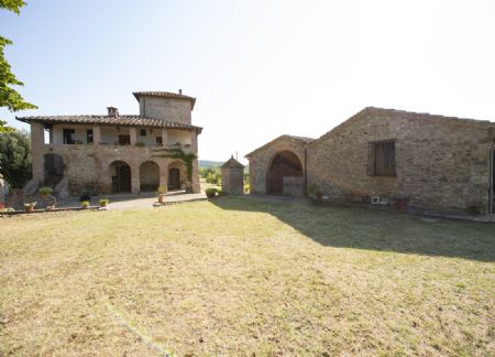 Vendita Azienda agricola CHIANTI: CASTELNUOVO BERARDENGA (SI). Azienda agricola di circa 50 ha , ubicata nella zona di...