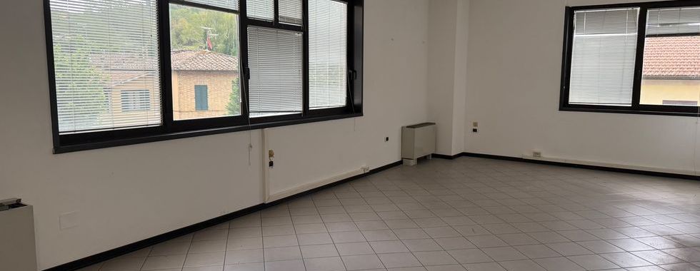 Affitto Ufficio Via Massetana Romana – Siena. in una posizione particolarmente comoda per gli spostamenti e...