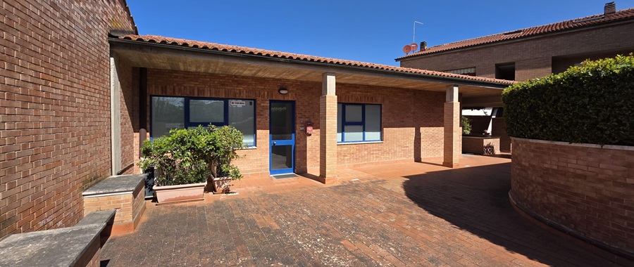For Sale Office SIENA, SCACCIAPENSIERI AREA. For sale, a property for office use (currently used as a medical...
