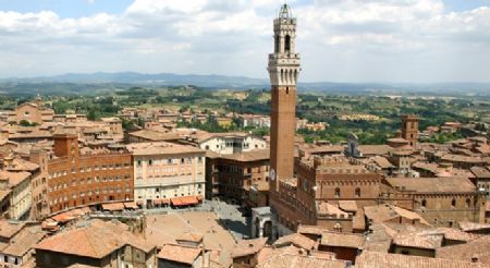 Vendita Locale commerciale SIENA, ZONA SEMICENTRALE: A POCHI PASSI DAL CENTRO E DALLA STAZIONE FERROVIARIA. Vendesi, locale...