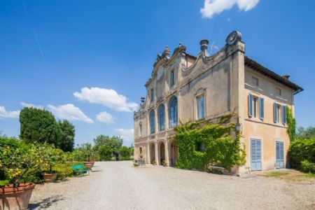 For Sale Villa FOR SALE IN SIENA, SCACCIAPENSIERI. In one of Siena’s most exclusive areas, nestled in the elegant...