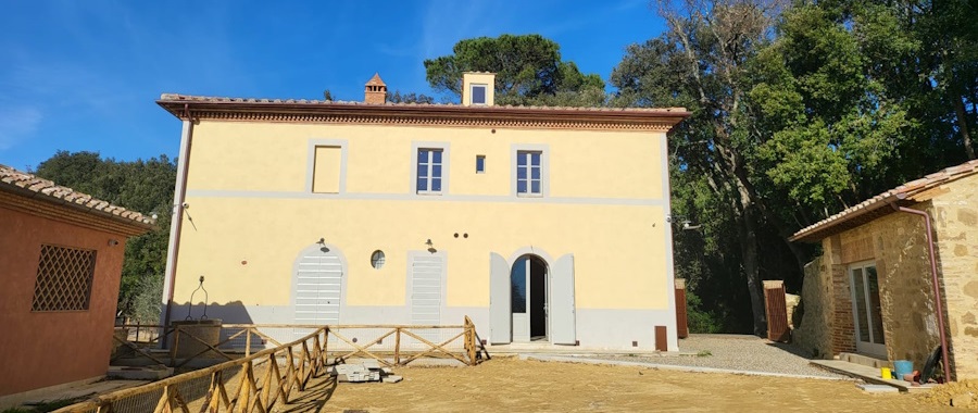 For Sale Villa SIENA. Semi-detached house for sale converted into two apartments (the total square area measures...