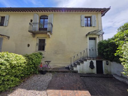 For Sale Villa SIENA OUTSKIRTS. A semi-detached house which is part of a historical villa comprising 6 apartments...