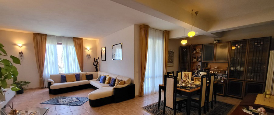 Vendita Villa VENDESI, zona Rapolano Terme, porzione di villa, bifamiliare e terratetto, con giardino privato e...