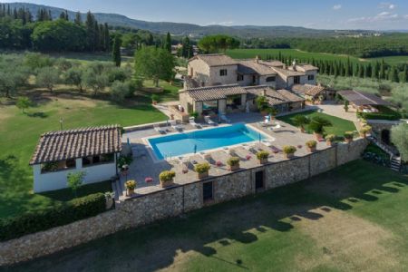 For Sale Farmhouse and Countryhouse SIENA COUNTRYSIDE: MONTAGNOLA SIENESE. A distinguished property dating back 1400 which has been...